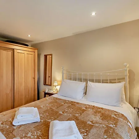 2 Bed In Sz141 Holiday home *