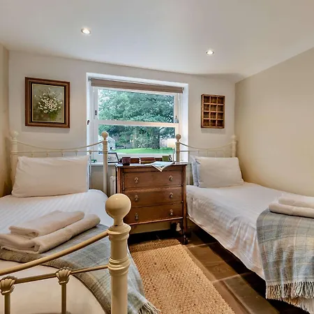 2 Bed In Sz141 Holiday home